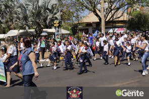 Confiram as fotos do Desfile Cívico de Dourados
