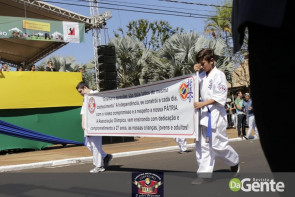 Confiram as fotos do Desfile Cívico de Dourados
