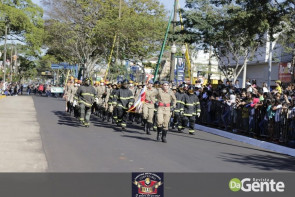 Confiram as fotos do Desfile Cívico de Dourados