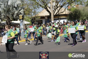 Confiram as fotos do Desfile Cívico de Dourados