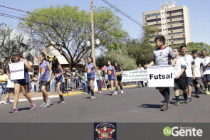 Confiram as fotos do Desfile Cívico de Dourados