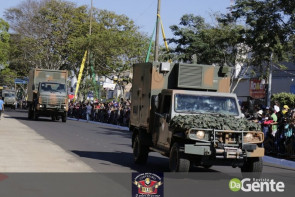 Confiram as fotos do Desfile Cívico de Dourados