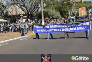 Confiram as fotos do Desfile Cívico de Dourados