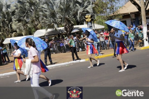 Confiram as fotos do Desfile Cívico de Dourados
