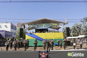 Confiram as fotos do Desfile Cívico de Dourados