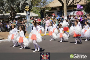 Confiram as fotos do Desfile Cívico de Dourados