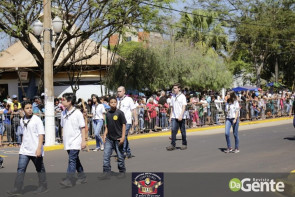 Confiram as fotos do Desfile Cívico de Dourados