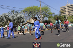 Confiram as fotos do Desfile Cívico de Dourados