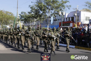 Confiram as fotos do Desfile Cívico de Dourados