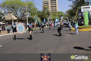Confiram as fotos do Desfile Cívico de Dourados