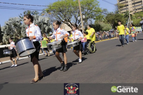 Confiram as fotos do Desfile Cívico de Dourados