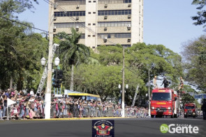 Confiram as fotos do Desfile Cívico de Dourados
