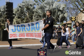 Confiram as fotos do Desfile Cívico de Dourados