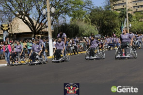 Confiram as fotos do Desfile Cívico de Dourados