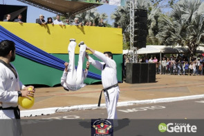 Confiram as fotos do Desfile Cívico de Dourados