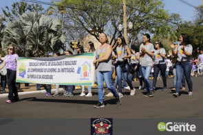 Confiram as fotos do Desfile Cívico de Dourados