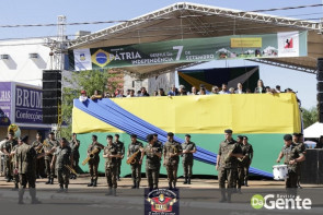 Confiram as fotos do Desfile Cívico de Dourados