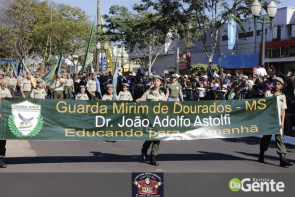 Confiram as fotos do Desfile Cívico de Dourados