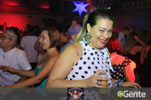 Confiram as fotos da noite do Flash Back