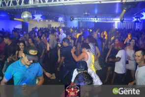 Confiram as fotos da noite do Flash Back