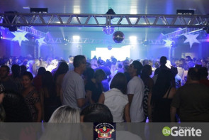 Confiram as fotos da noite do Flash Back