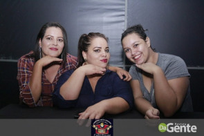 Confiram as fotos da noite do Flash Back