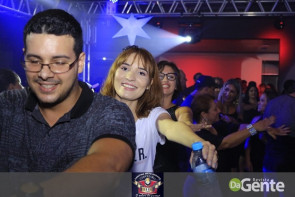 Confiram as fotos da noite do Flash Back