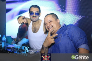 Confiram as fotos da noite do Flash Back