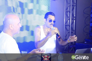 Confiram as fotos da noite do Flash Back