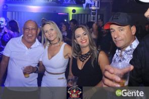 Confiram as fotos da noite do Flash Back