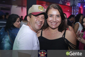 Confiram as fotos da noite do Flash Back