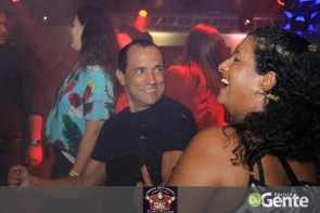 Confiram as fotos da noite do Flash Back