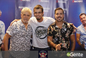 Veja os clicks do show  Matogrosso e mathias