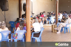 De repente 30: Veja quem marcou presença no niver do Weslei Queiroz