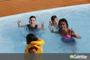 De repente 30: Veja quem marcou presença no niver do Weslei Queiroz