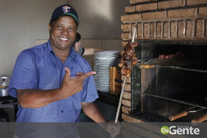 De repente 30: Veja quem marcou presença no niver do Weslei Queiroz