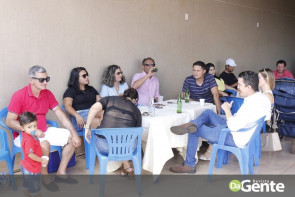 De repente 30: Veja quem marcou presença no niver do Weslei Queiroz