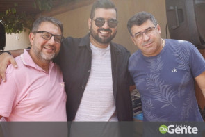 De repente 30: Veja quem marcou presença no niver do Weslei Queiroz