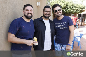 De repente 30: Veja quem marcou presença no niver do Weslei Queiroz