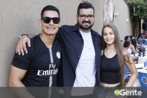 De repente 30: Veja quem marcou presença no niver do Weslei Queiroz