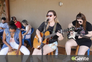 De repente 30: Veja quem marcou presença no niver do Weslei Queiroz