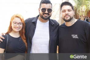 De repente 30: Veja quem marcou presença no niver do Weslei Queiroz