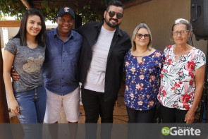 De repente 30: Veja quem marcou presença no niver do Weslei Queiroz