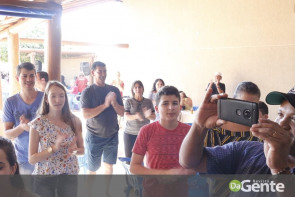 De repente 30: Veja quem marcou presença no niver do Weslei Queiroz