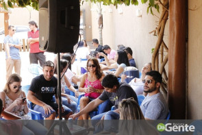 De repente 30: Veja quem marcou presença no niver do Weslei Queiroz