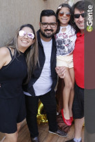 De repente 30: Veja quem marcou presença no niver do Weslei Queiroz