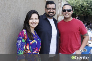 De repente 30: Veja quem marcou presença no niver do Weslei Queiroz