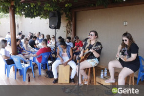 De repente 30: Veja quem marcou presença no niver do Weslei Queiroz