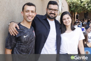 De repente 30: Veja quem marcou presença no niver do Weslei Queiroz