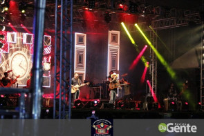 Confiram as fotos do show do Jads & Jadson em Vicentina